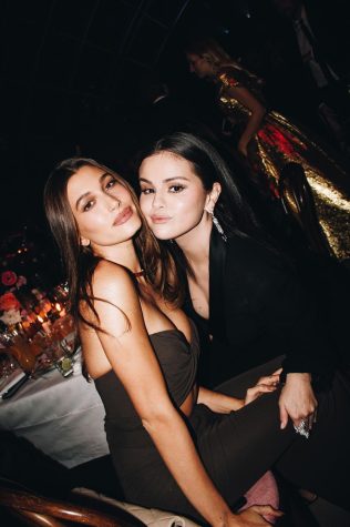 Bieber and Gomez hugging after ending the feud rumors.