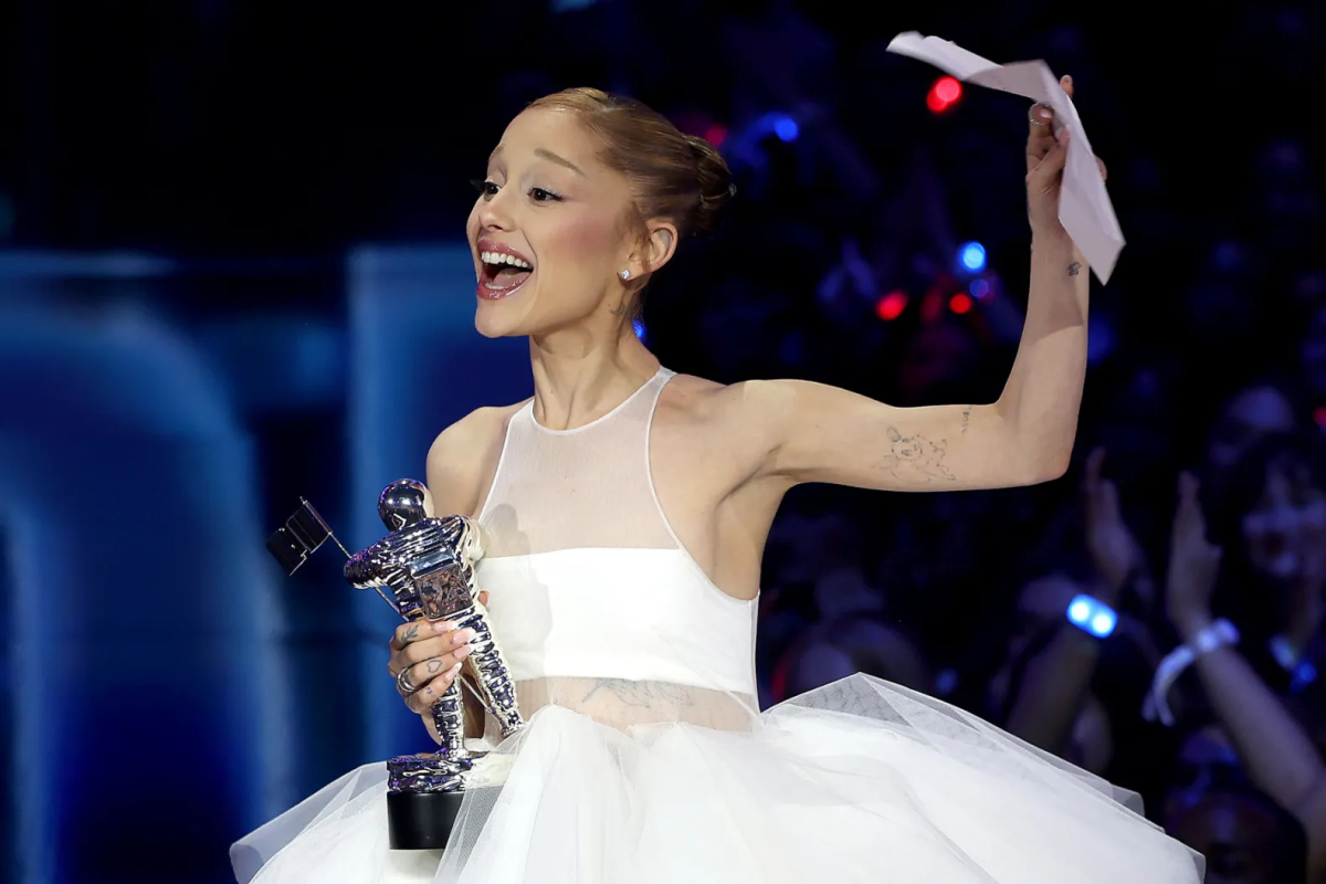 Famous pop singer Ariana Grande gives a speech after winning an award for her song, “Brighter Days Ahead”, at the 2025 VMAs.