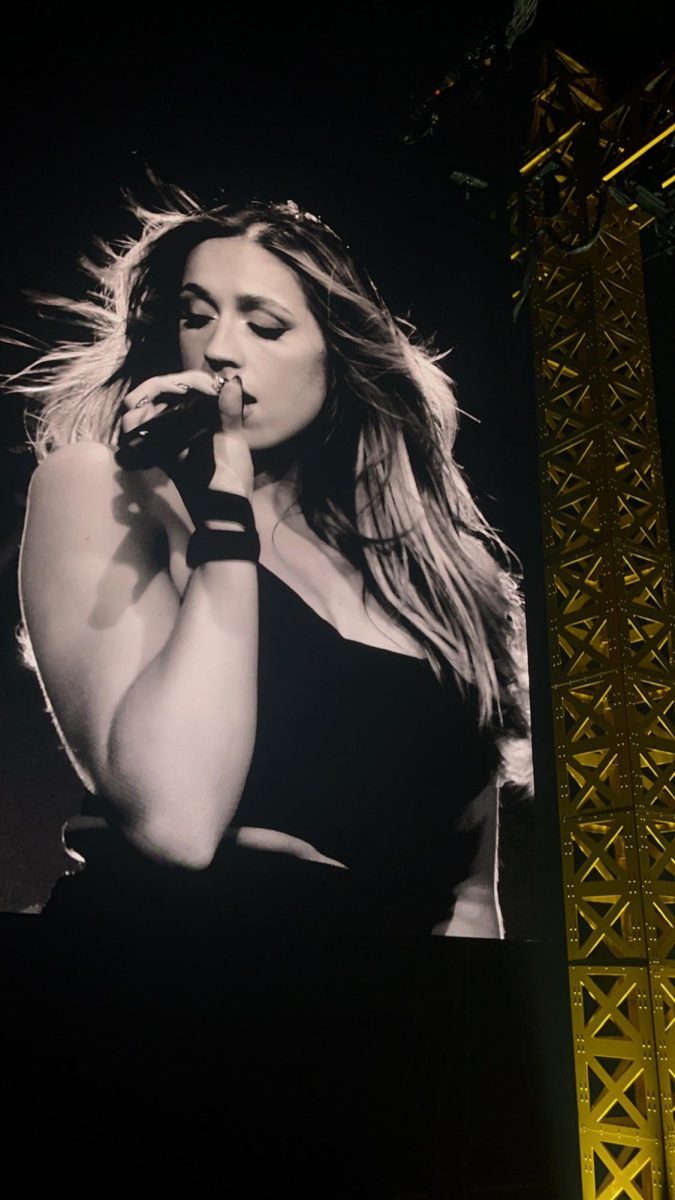Tate McRae dazzles her Seattle crowd on October 2nd in the Climate Pledge Arena.